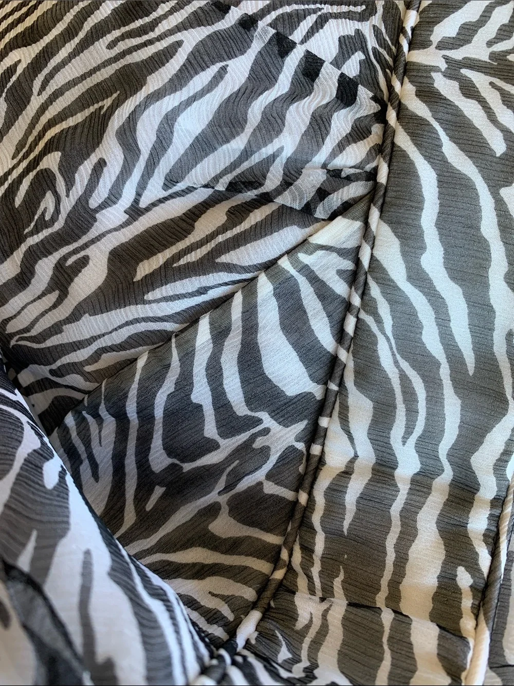 J CREW ANIMAL PRINTED 100% SILK New With Tags Zebra crinkle surplus crossover 6